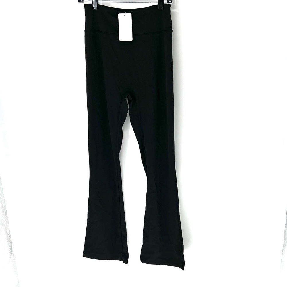 Musera NWT women’s 1XL flare leggings